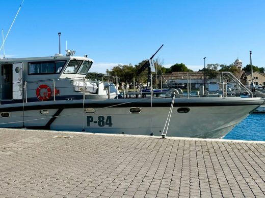 (Fotos) La primera escala del “Isla Pinto” en Maó: un encuentro naval abierto al público