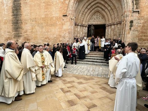 (Fotos y vídeos) Ciutadella revive su historia con los ‘tres tocs’ en el día de Sant Antoni