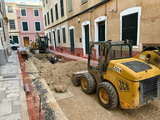 (Fotos) Avanza la excavación arqueológica en la calle Anuncivay