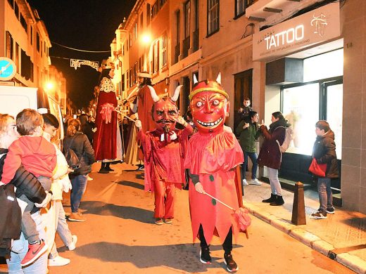 (Fotos) Menorca vive su víspera de Sant Antoni más animada