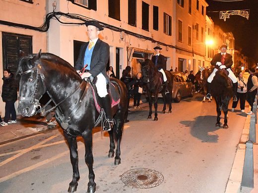 (Fotos) Menorca vive su víspera de Sant Antoni más animada