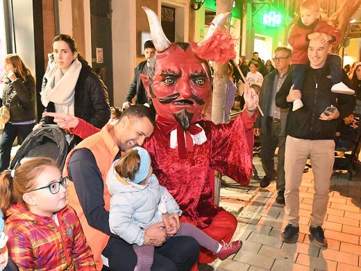 (Fotos) Menorca vive su víspera de Sant Antoni más animada