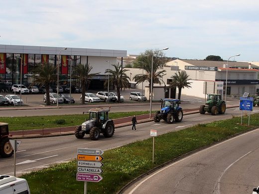 (Fotos) El campo menorquín se moviliza: así ha sido la ‘tractorada’