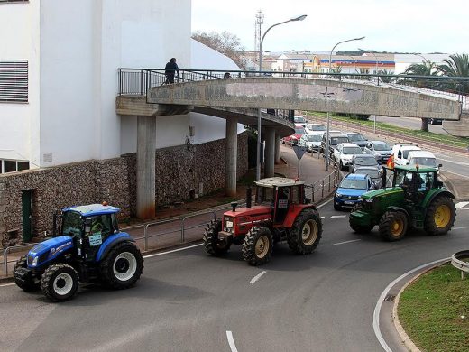 (Fotos) El campo menorquín se moviliza: así ha sido la ‘tractorada’