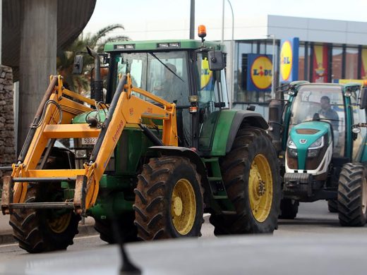 (Fotos) El campo menorquín se moviliza: así ha sido la ‘tractorada’