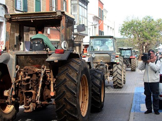 (Fotos) El campo menorquín se moviliza: así ha sido la ‘tractorada’