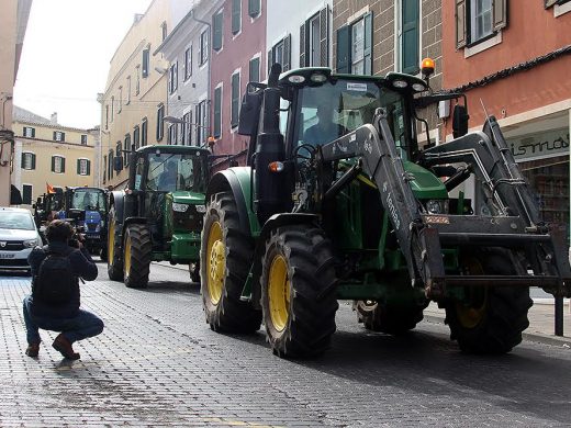 (Fotos) El campo menorquín se moviliza: así ha sido la ‘tractorada’