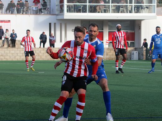 (Fotos) Cardeno deja al Mercadal sin triunfo ante el Collerense