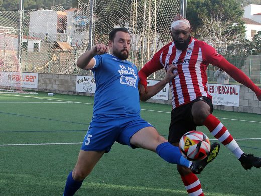 (Fotos) Cardeno deja al Mercadal sin triunfo ante el Collerense