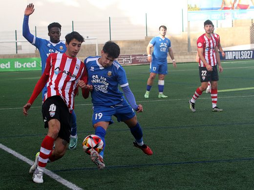 (Fotos) Cardeno deja al Mercadal sin triunfo ante el Collerense