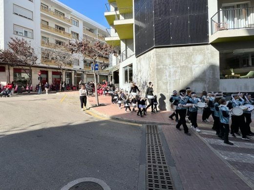 (Fotos) El carnaval llega a Maó con la rúa infantil