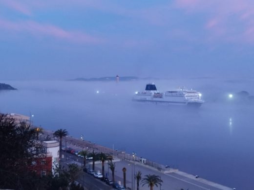 (Fotos) Maó entre brumas: la DANA trae nubosidad y frescura a Menorca