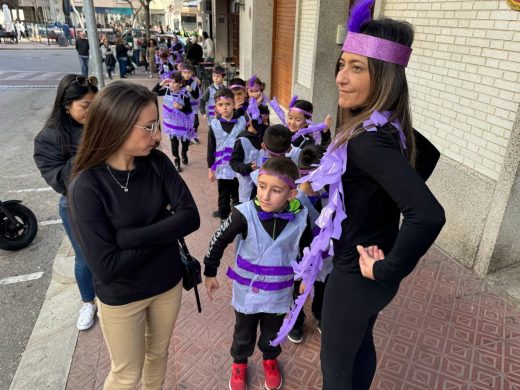 (Fotos) El carnaval llega a Maó con la rúa infantil