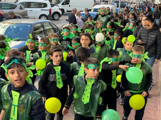 (Fotos) El carnaval llega a Maó con la rúa infantil