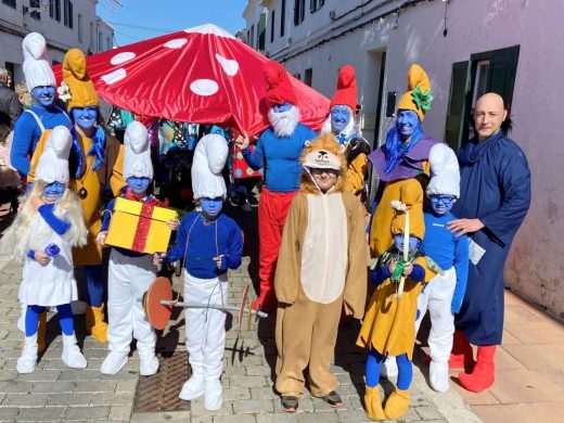 (Fotos) Alegría carnavalesca en las calles de Sant Lluís
