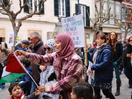 200 personas se manifiestan en Maó por Palestina