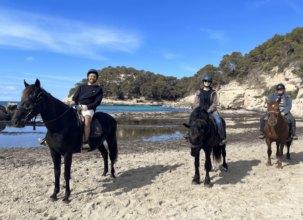 Menorca se muestra a periodistas belgas como destino natural y de turismo rural