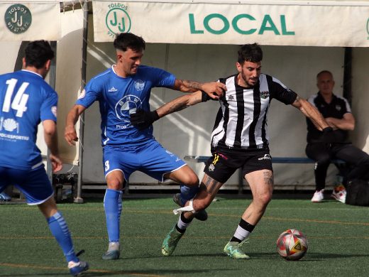 (Fotos) El Alaior se sobrepone a la presión y gana al Binissalem 1-0