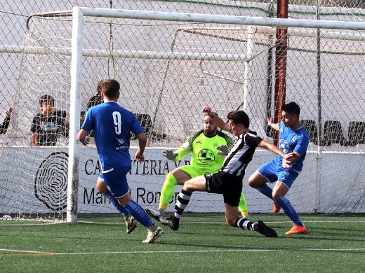 (Fotos) El Alaior se sobrepone a la presión y gana al Binissalem 1-0