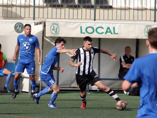 (Fotos) El Alaior se sobrepone a la presión y gana al Binissalem 1-0