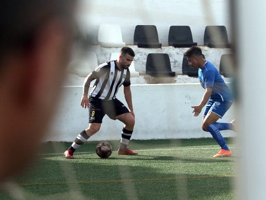 (Fotos) El Alaior se sobrepone a la presión y gana al Binissalem 1-0