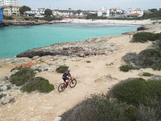 Quero y Leal se llevan la primera edición de la Menorca Bike