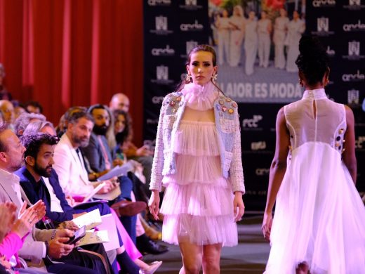 (Fotos) Alaior corona a Maria del Carme Vidal en el concurso de jóvenes diseñadores de moda