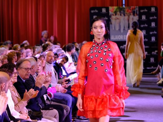 (Fotos) Alaior corona a Maria del Carme Vidal en el concurso de jóvenes diseñadores de moda