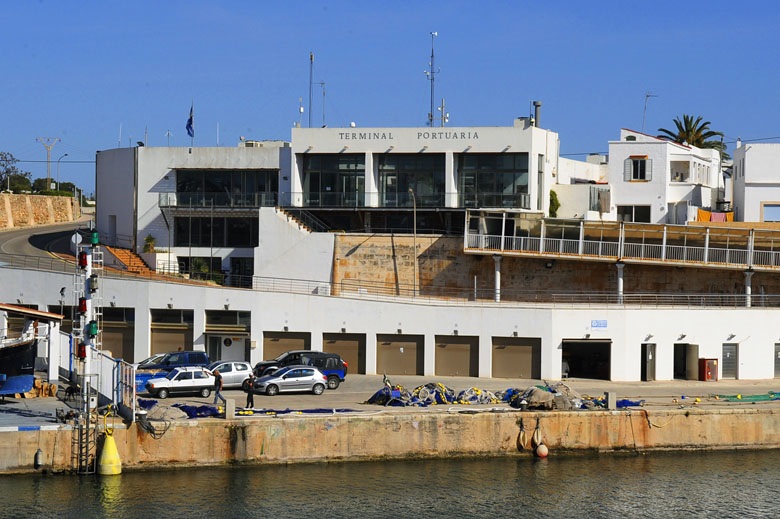 Antigua terminal del puerto de Ciutadella.