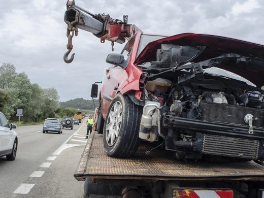 (Fotos) Accidente en el cruce de Ets Alocs: un herido tras el choque de dos vehículos