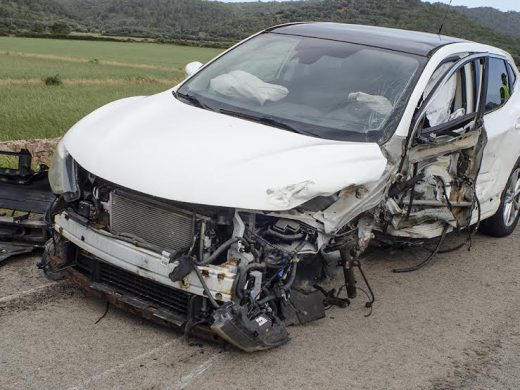 (Fotos) Accidente en el cruce de Ets Alocs: un herido tras el choque de dos vehículos