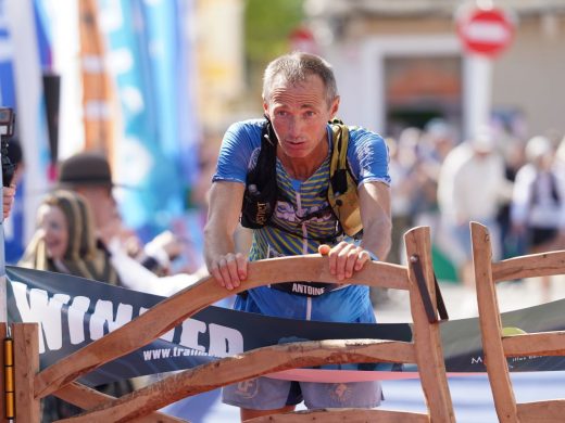 Antonie Guillon y Claire Bannwarth repiten como campeones de la Trail Menorca Camí de Cavalls