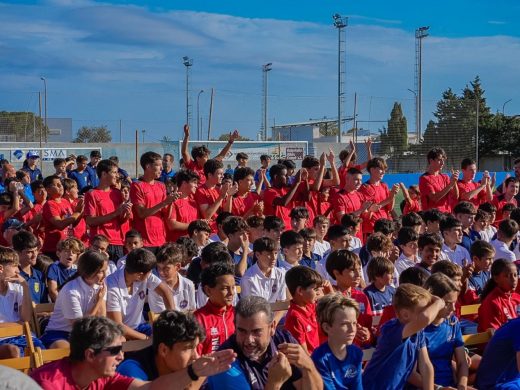 (Fotos) Son Marçal acoge la gran fiesta del fútbol base menorquín