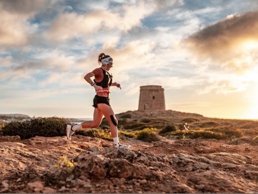 Antonie Guillon y Claire Bannwarth repiten como campeones de la Trail Menorca Camí de Cavalls