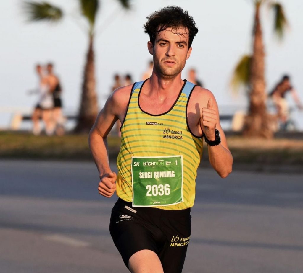 Sergi Reurer en plena carrera (Foto y texto: Lô Esport Menorca)