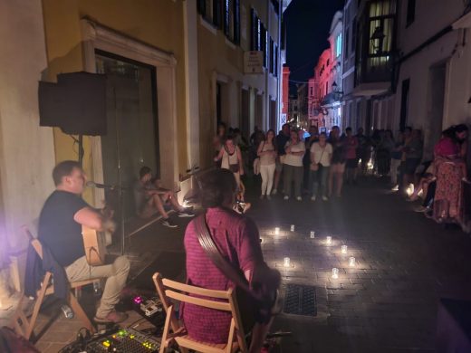 (Fotos) Alaior celebra la “Nit amb Candela” por primera vez este verano