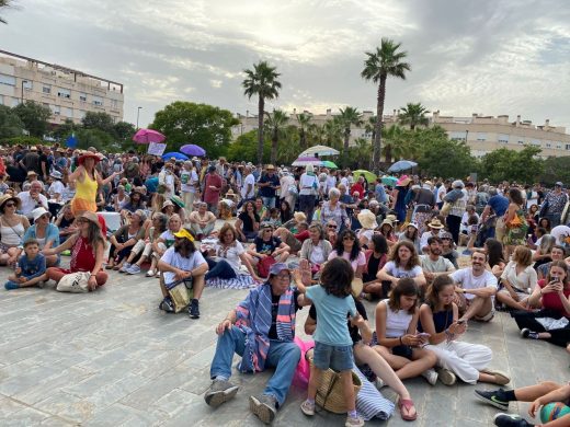 (Fotos) Más de 1.000 personas claman contra la masificación turística en Menorca