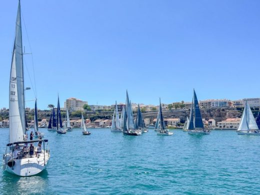 (Vídeo y fotos) ‘The Improbable’ gana la regata interior de la Menorca Sant Joan 2024