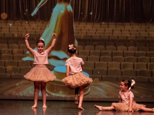 (Fotos) Ute Dahl muestra medio siglo de danza en Maó