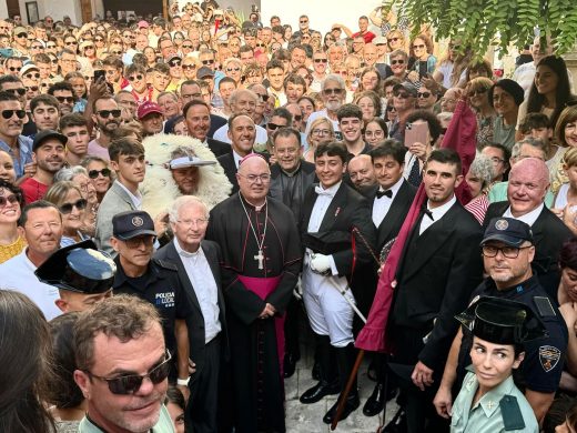 (Fotos) S’Homo des be visita al obispo