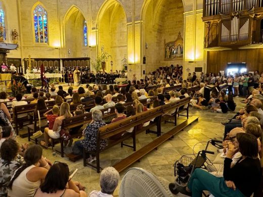 La fe se hace un hueco en las fiestas