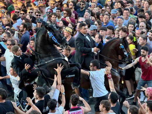 (Fotos) La colcada enfila hacia el Pla de Sant Joan