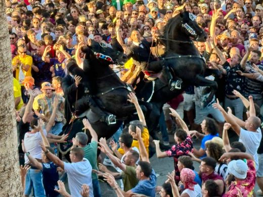 (Fotos) La colcada enfila hacia el Pla de Sant Joan