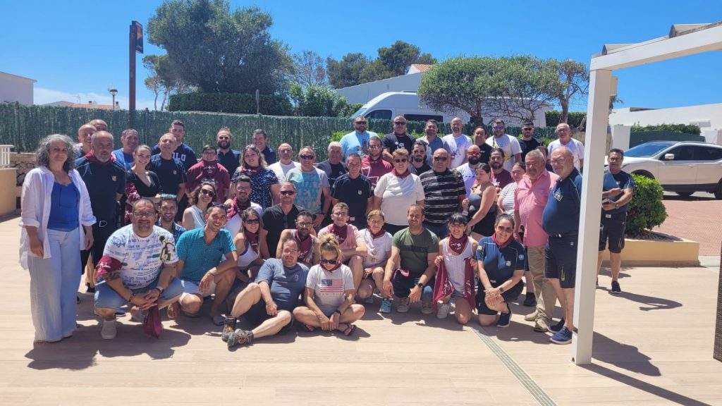 Foto de familia con los voluntarios.