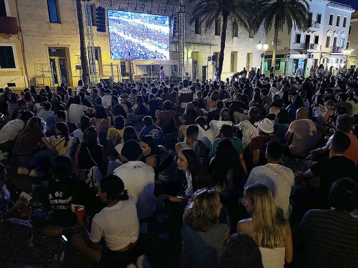 (Vídeo y fotos) Es Pla vibra con la fiesta