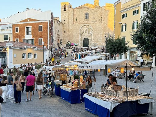 (Fotos) Empiezan 10 semanas de ‘Nits de música al carrer’ en Maó