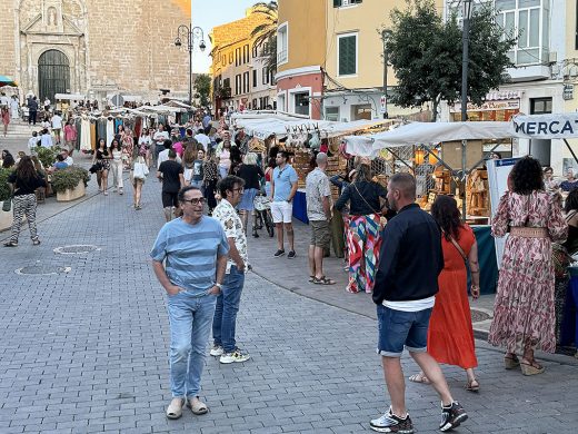 (Fotos) Empiezan 10 semanas de ‘Nits de música al carrer’ en Maó