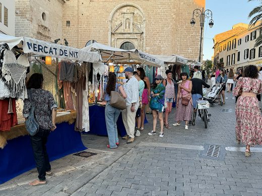 (Fotos) Empiezan 10 semanas de ‘Nits de música al carrer’ en Maó