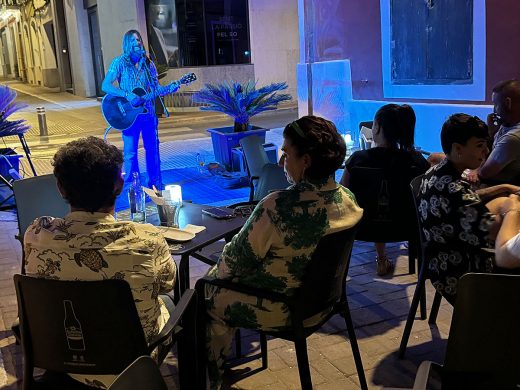 (Fotos) Empiezan 10 semanas de ‘Nits de música al carrer’ en Maó