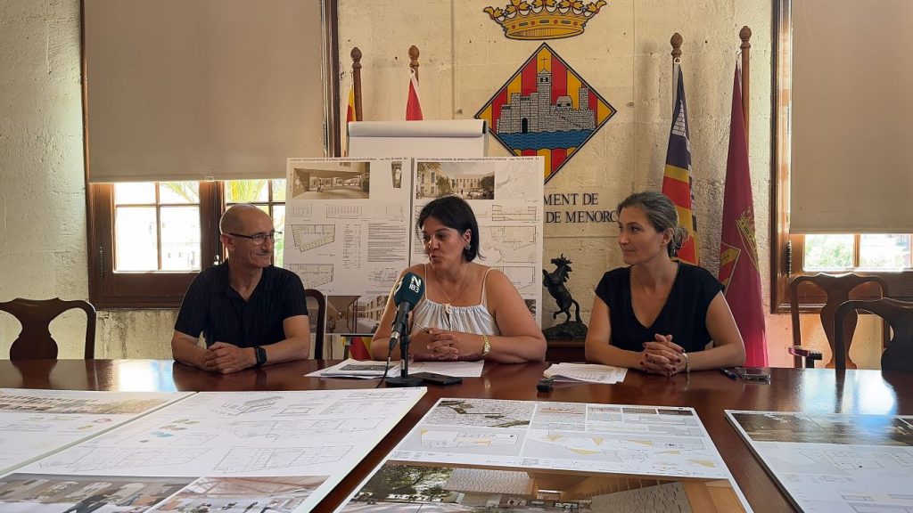 Presentación del proyecto en el Ayuntamiento de Ciutadella